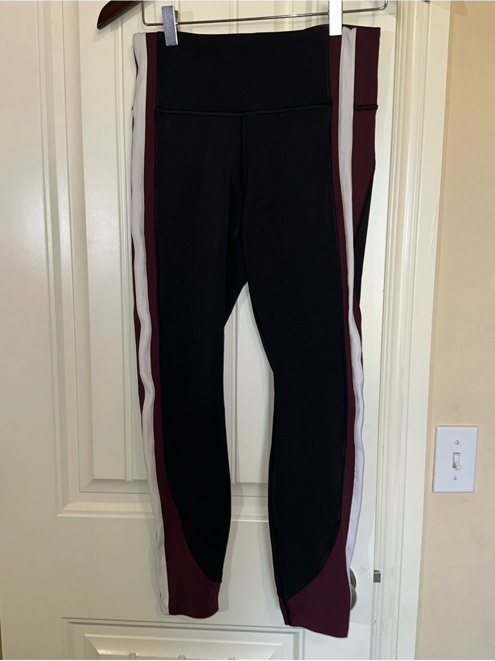 Athleta Crunch 7/8 Tight Athletic Pocket Leggings S